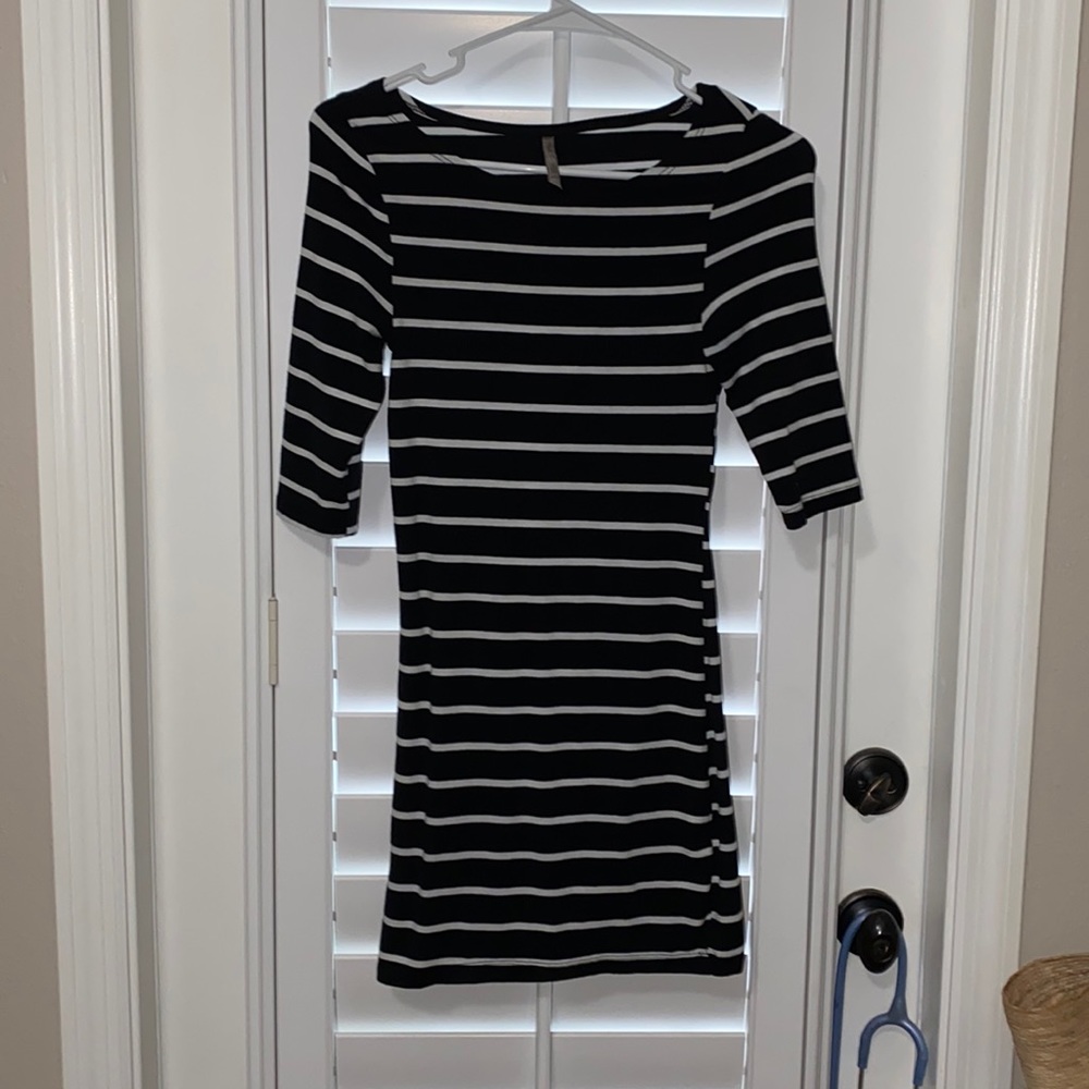 NWOT Striped 3/4 sleeve T-shirt dress